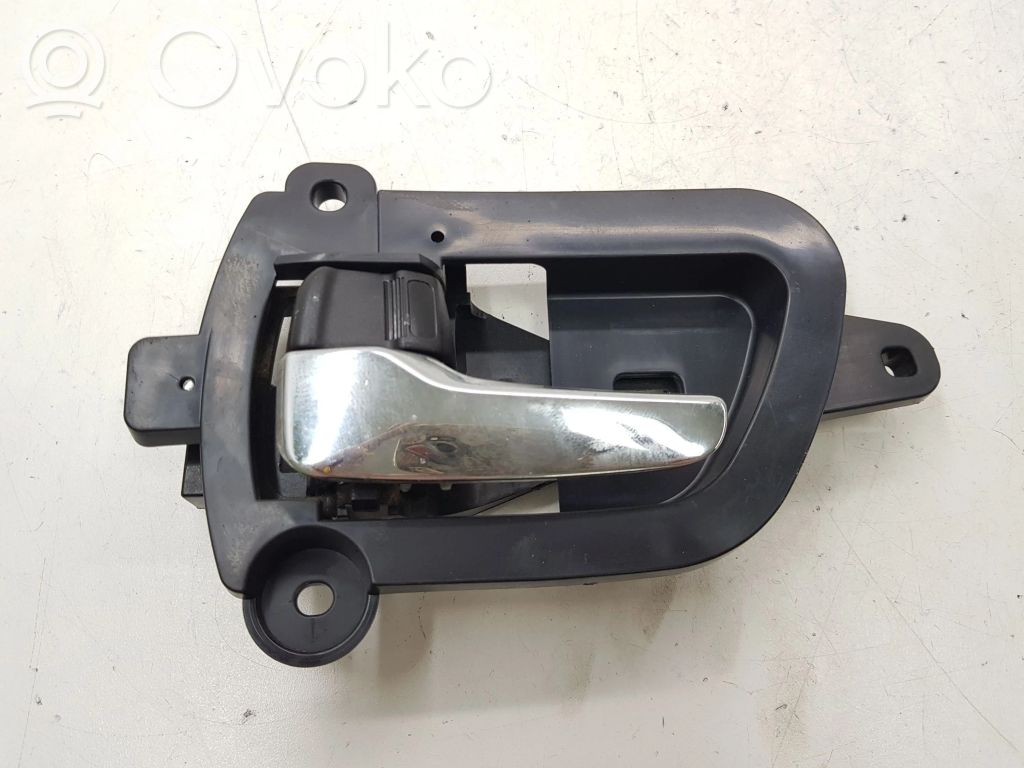 Manecilla interna puerta trasera   SPC01649