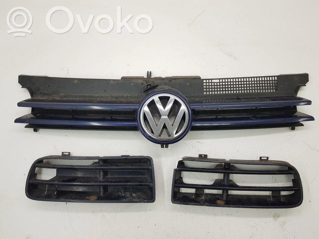 Volkswagen Golf IV Grille inférieure de pare-chocs avant