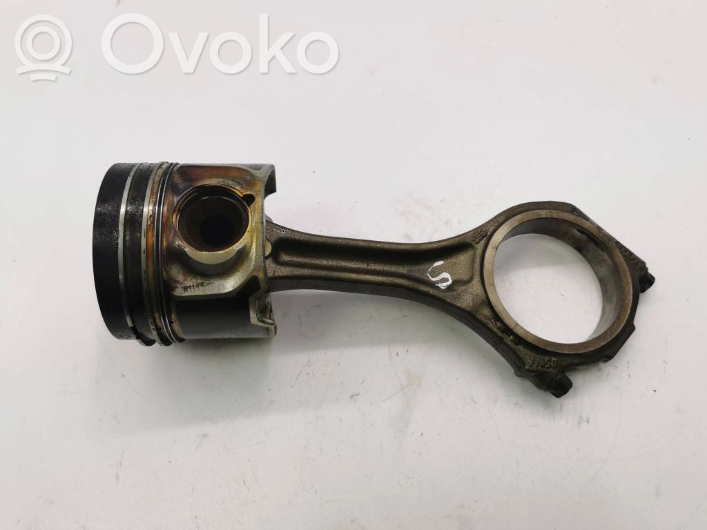 Piston avec bielle