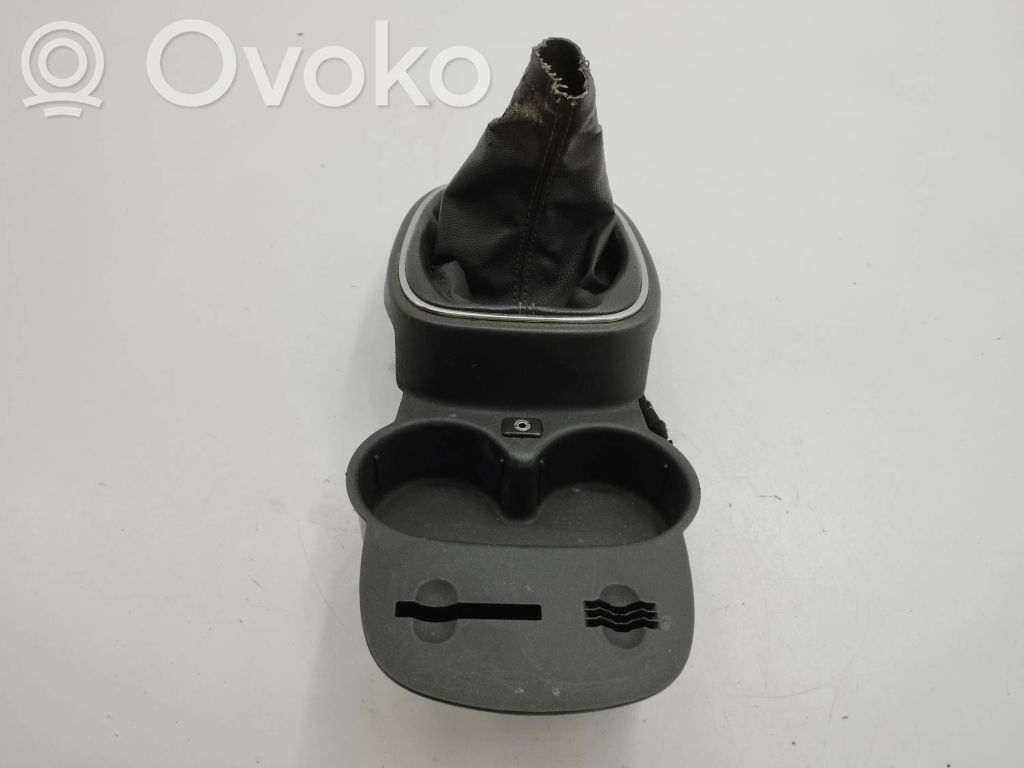 Opel Corsa D Vaihdevivun/vaihtajan verhoilu nahka/nuppi 