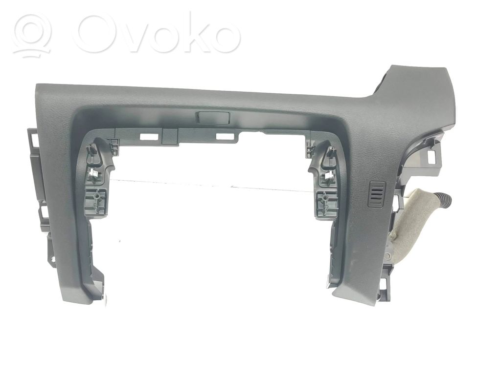 Element deski rozdzielczej / dół   681046UA0A,251914