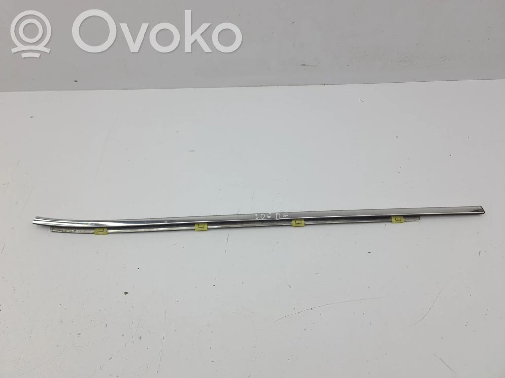 Lexus IS III XE30 Ornament geam ușă spate 