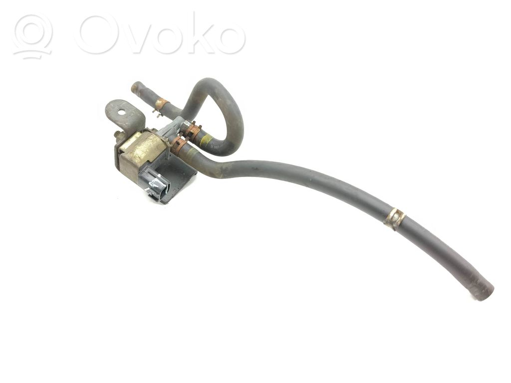 Nissan 350Z Valve vacuum 