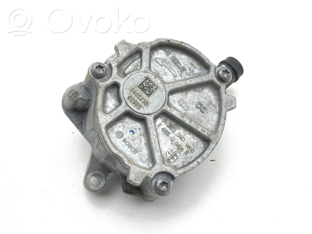 Nissan Qashqai J12 Vacuum pump 