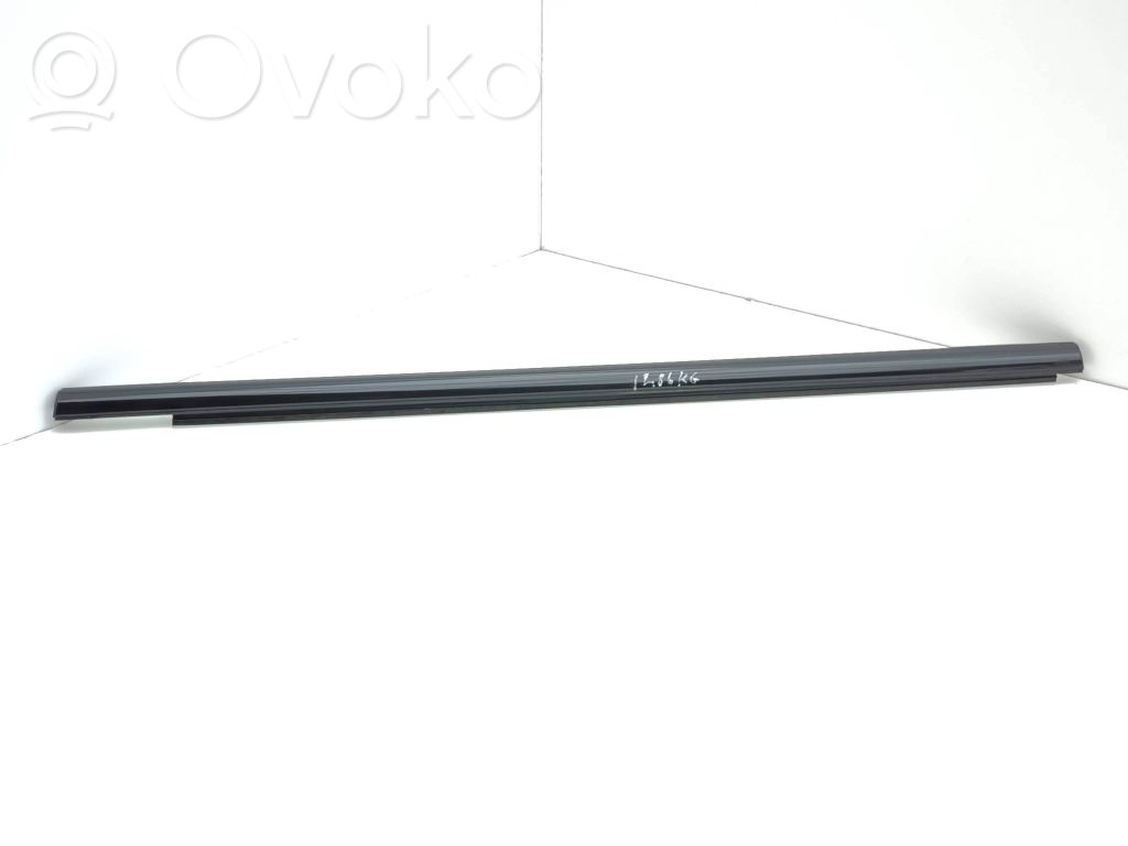 Takaoven lasin muotolista