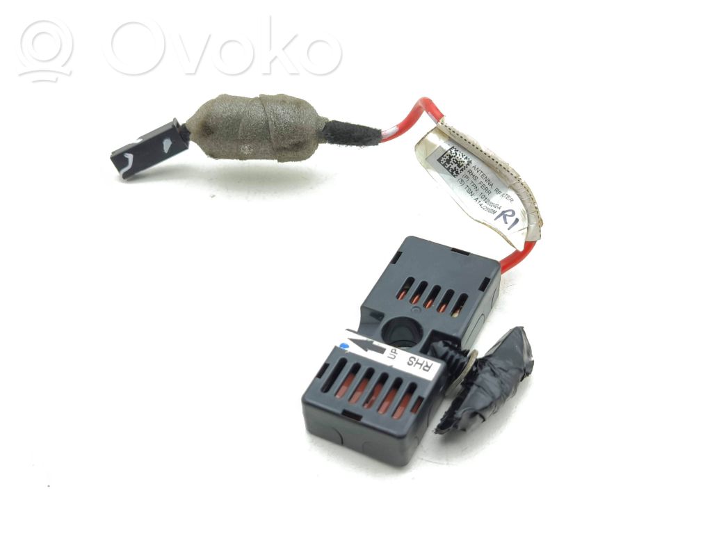 Tesla Model S Antenos stiprintuvas 