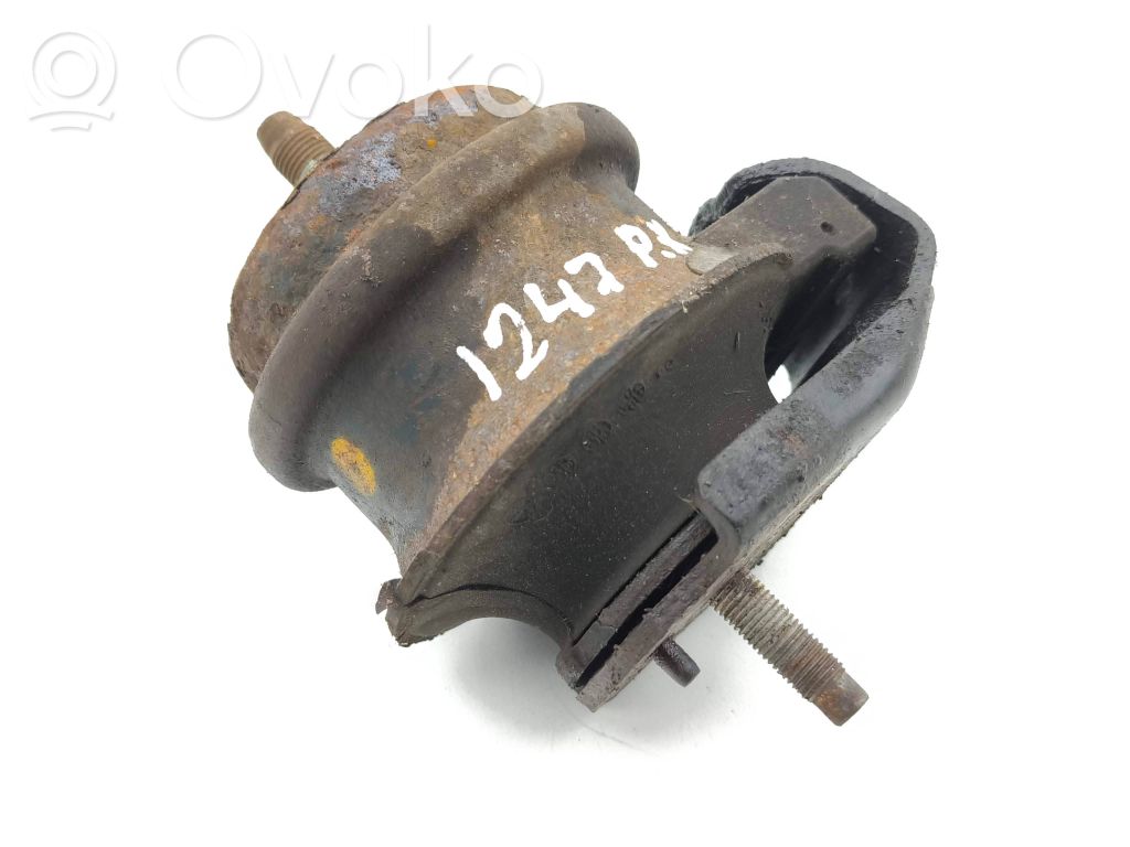 Engine mount bracket