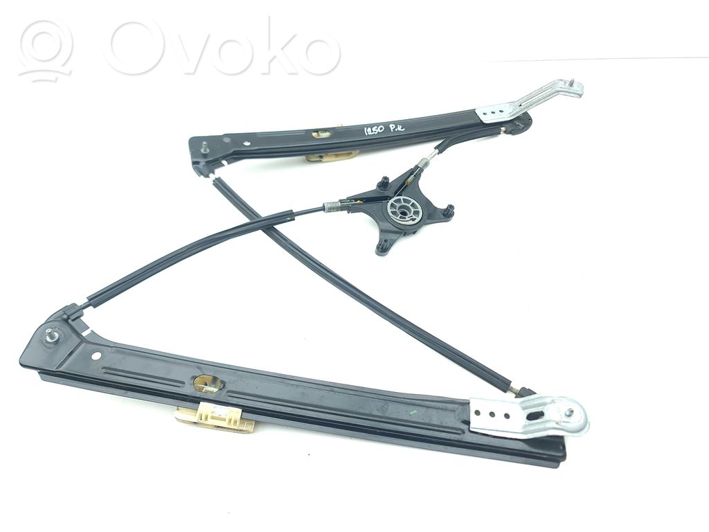 Front window lifting mechanism without motor