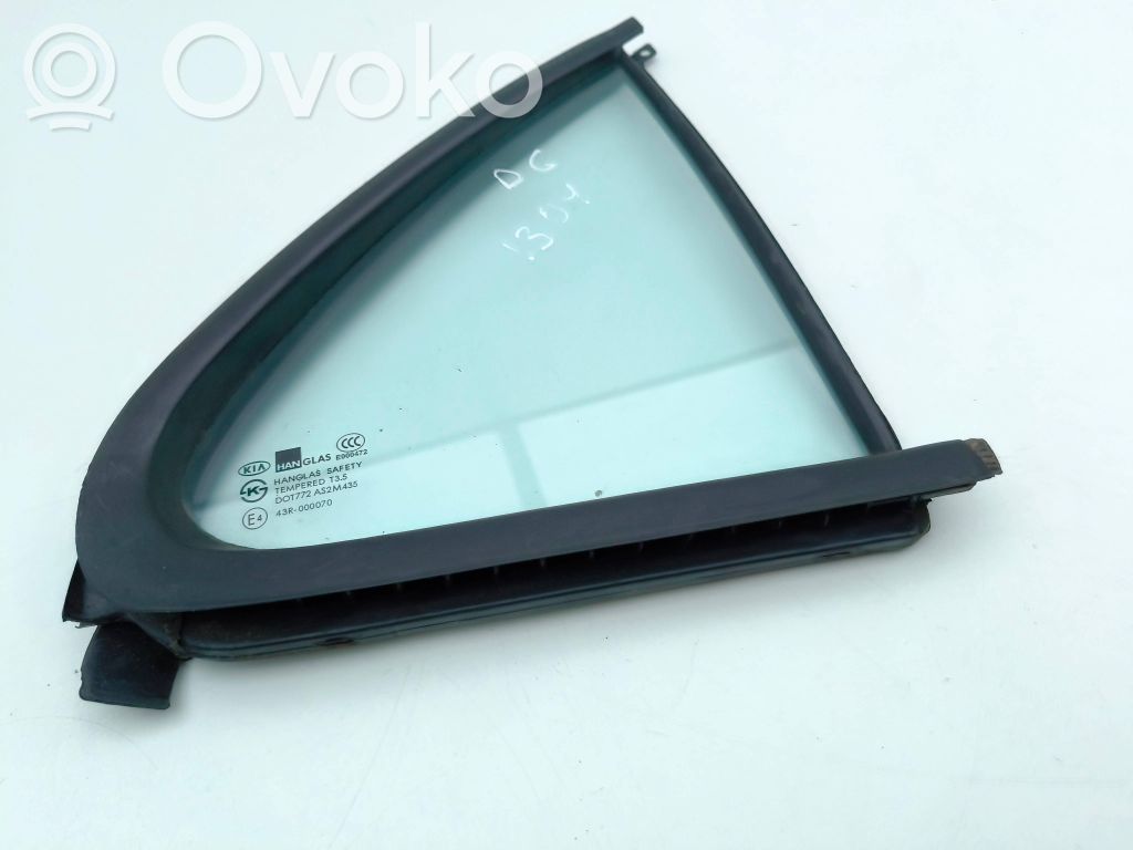KIA Sorento Ventanilla de ventilación de la puerta trasera 