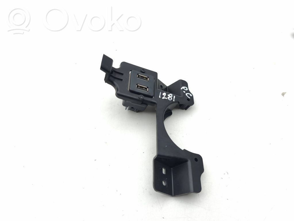 Tesla Model S Connecteur/prise USB 