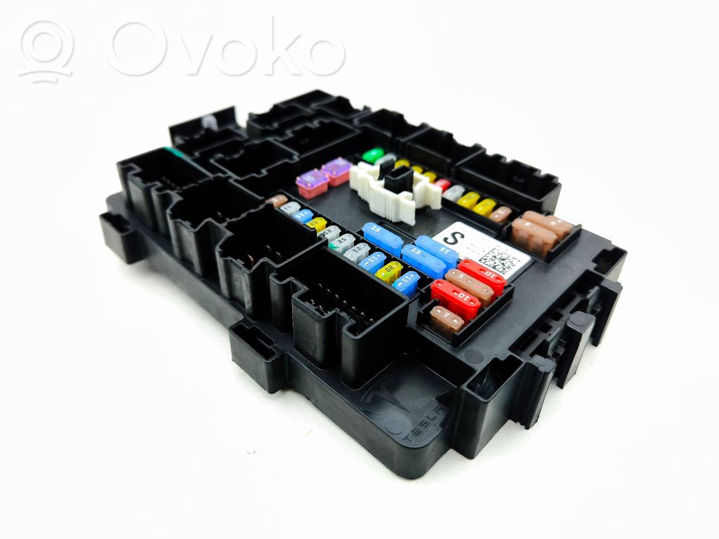 Tesla Model S Fuse module 