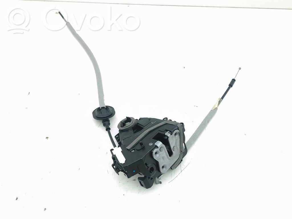 Renault Captur II Rear door lock 