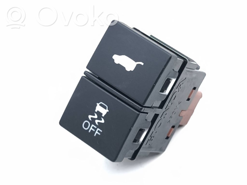 Tailgate opening switch   M64747,V220102A