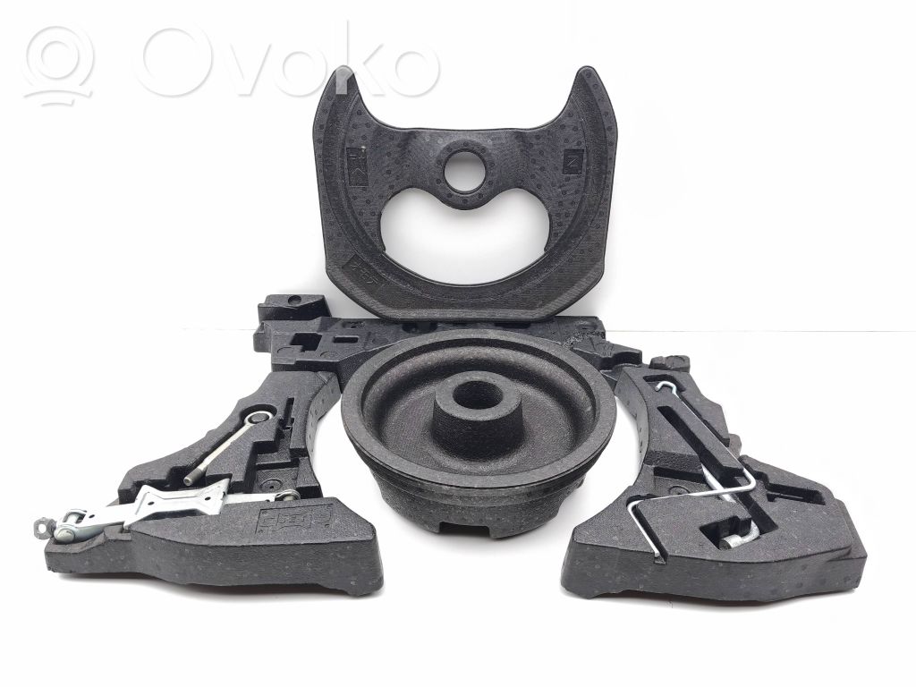 Subaru BRZ Spare wheel section trim 