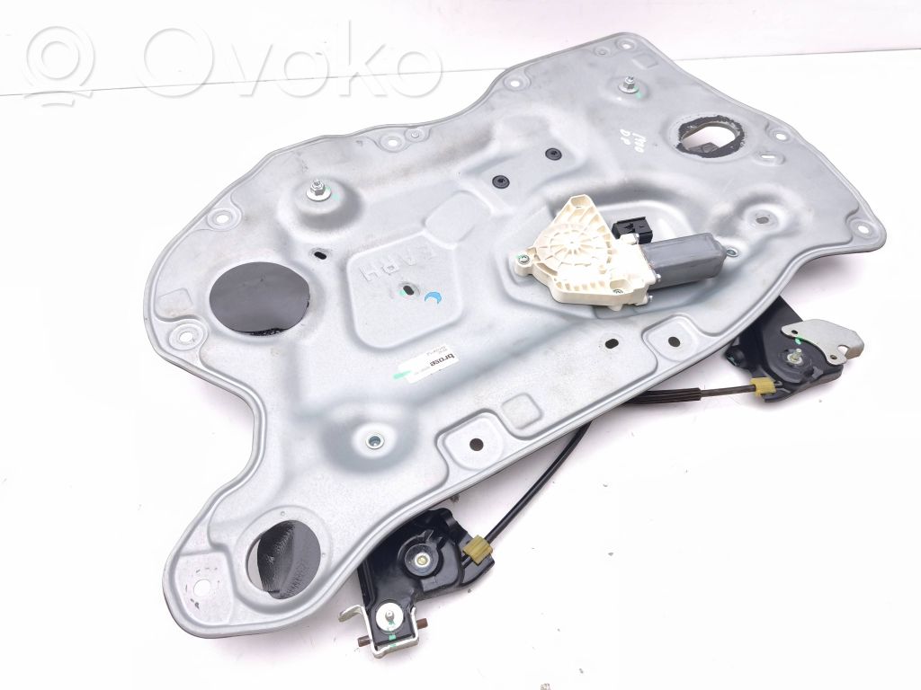 Nissan 370Z Macara ușă față cu motor 