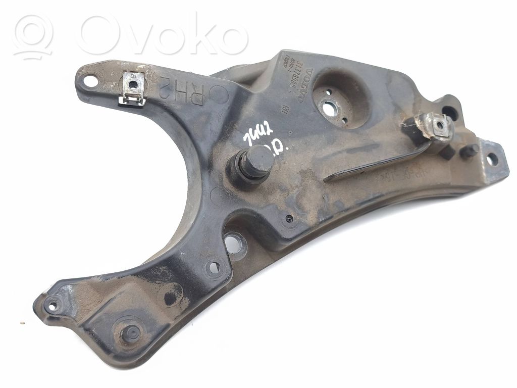 Halterung Scheinwerfer   31378985,AD7011