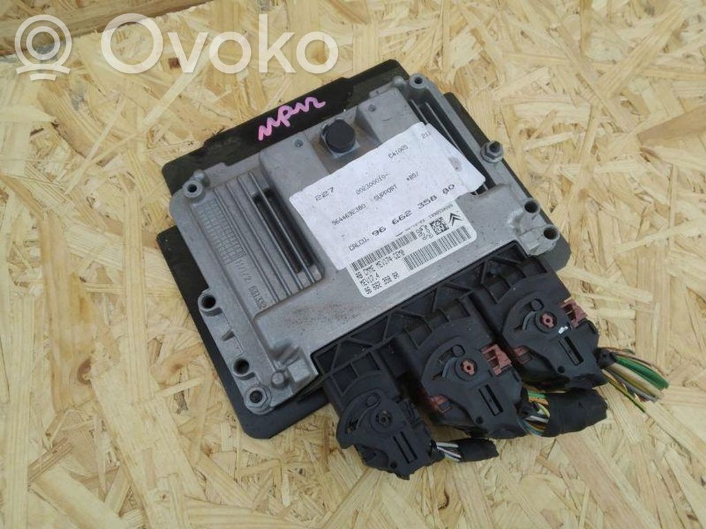 Peugeot 308 Engine control unit/module 
