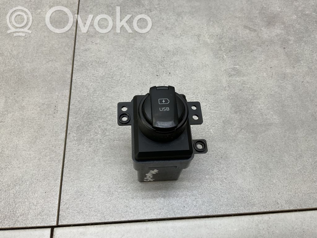 KIA Sportage USB socket connector 