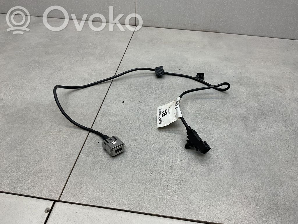 USB jungtis   AV4T14D202