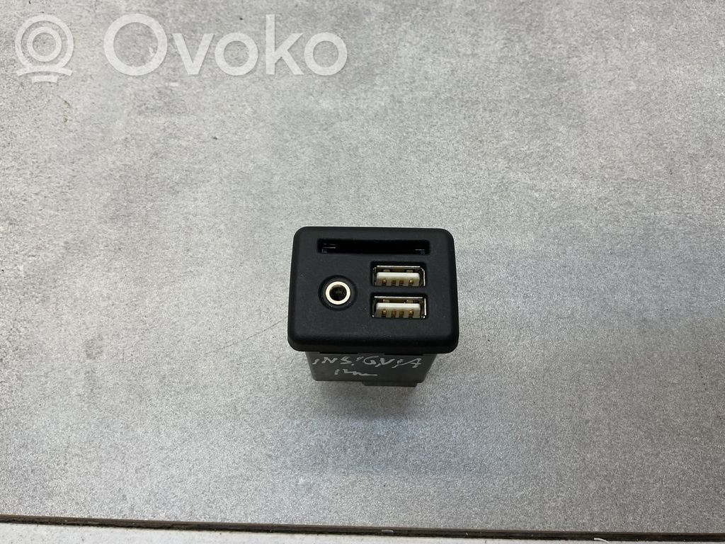 Opel Insignia A USB socket connector 
