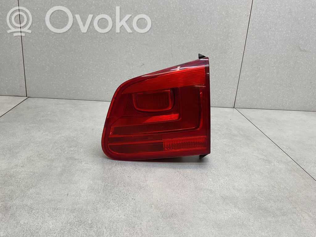 Volkswagen Tiguan Lampy tylnej klapy bagażnika 