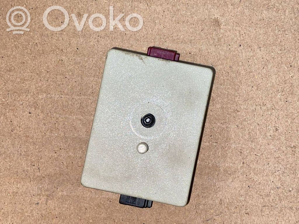Aerial antenna amplifier   6932644