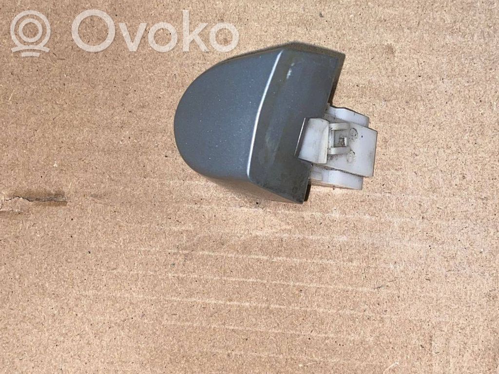 BMW 3 E90 E91 Aizmugurē durvju roktura vāciņš 