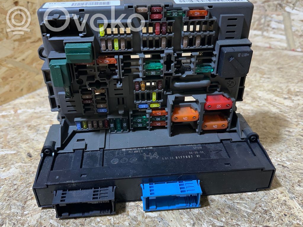 BMW 3 E92 E93 Drošinātāju bloks 