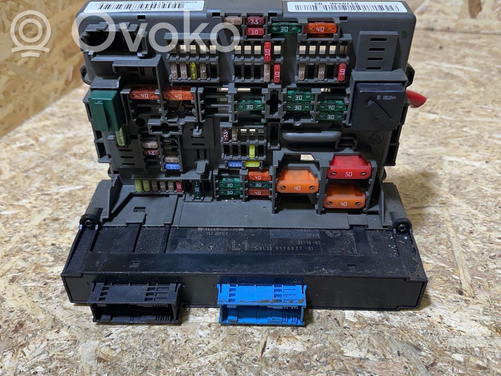 BMW 3 E90 E91 Fuse module 