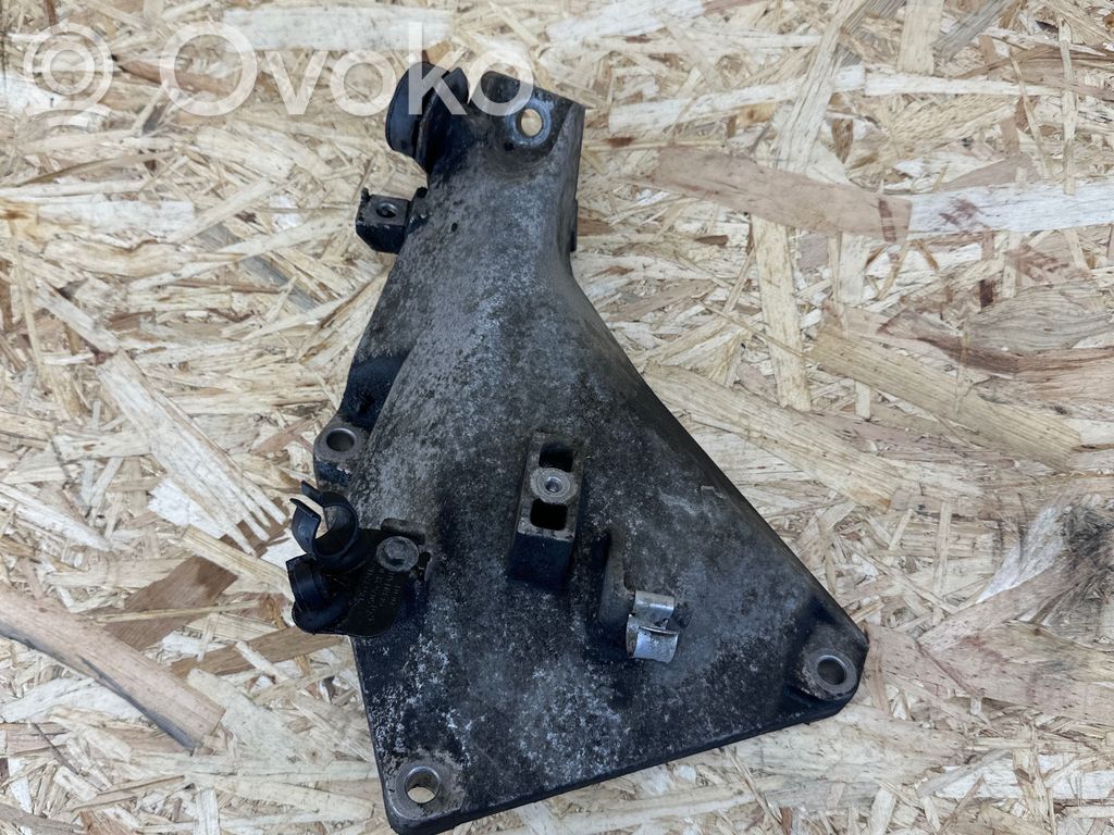 BMW 3 E90 E91 Engine mounting bracket 