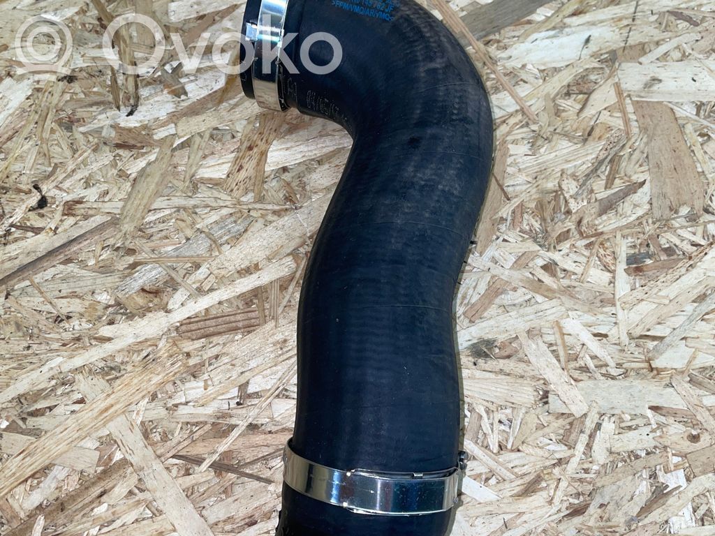 Volkswagen PASSAT B7 Intercooler hose/pipe 