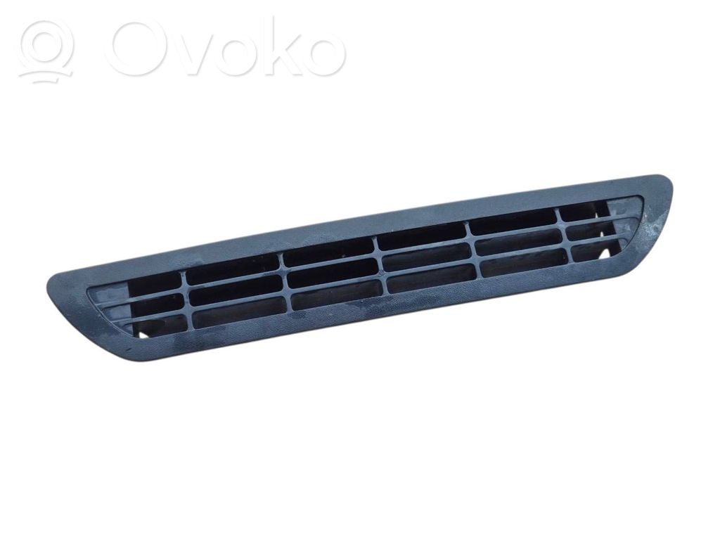 Rear air vent grill   E305146,1929555