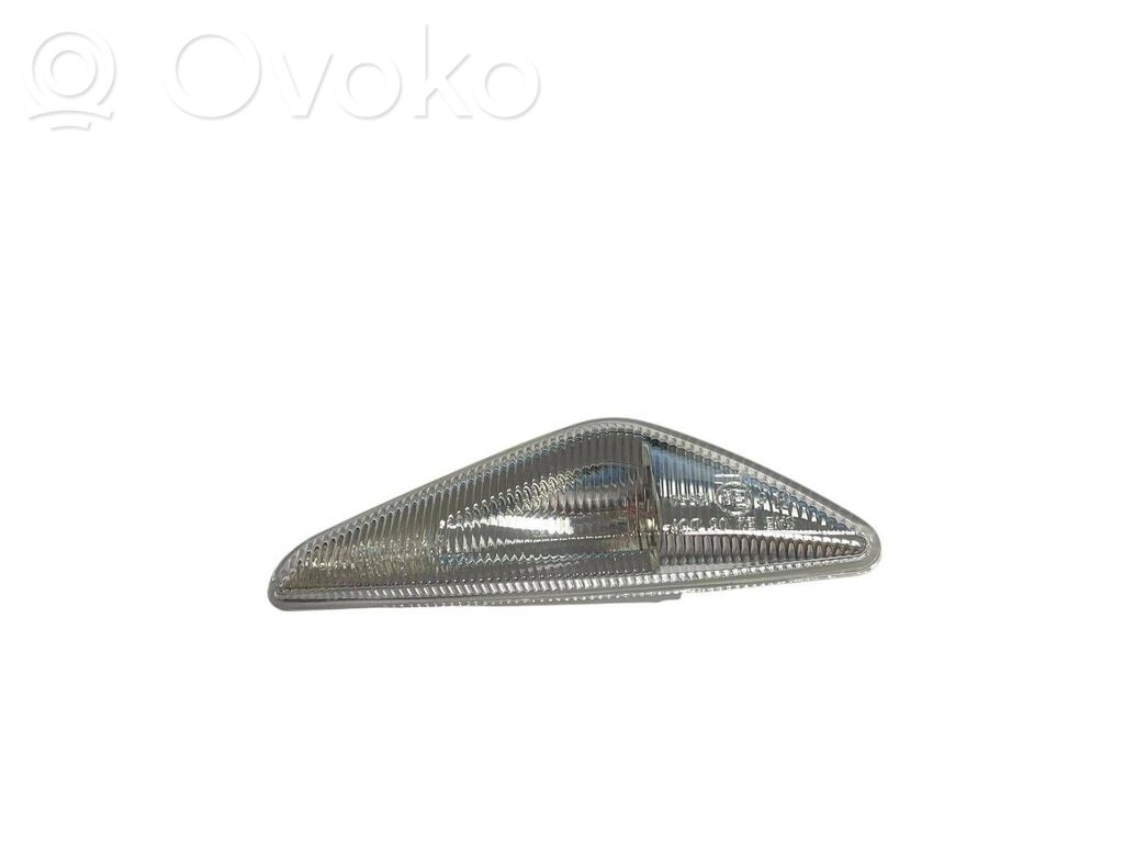 Front fender indicator light   63137171007