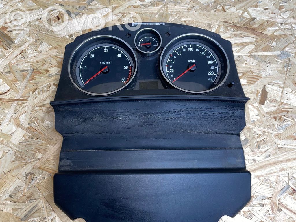 Opel Astra H Speedometer (instrument cluster) 