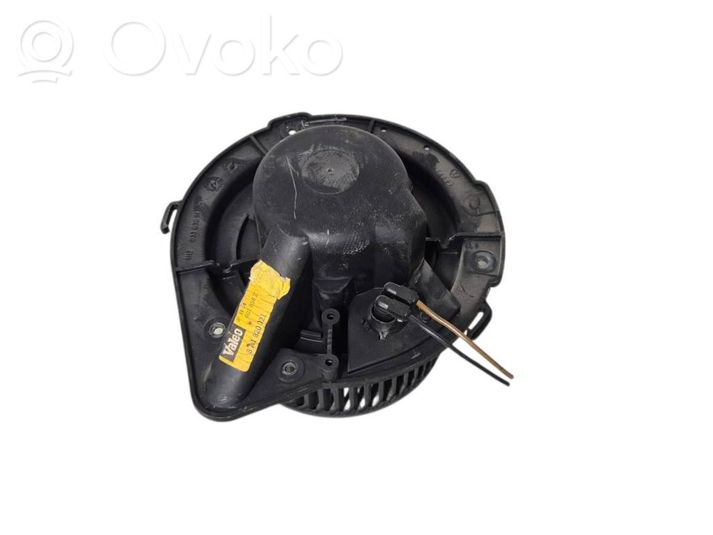 Audi A4 S4 B5 8D Heizungslüfter 