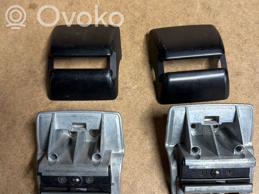 Parcel shelf load cover mount bracket   8217304
