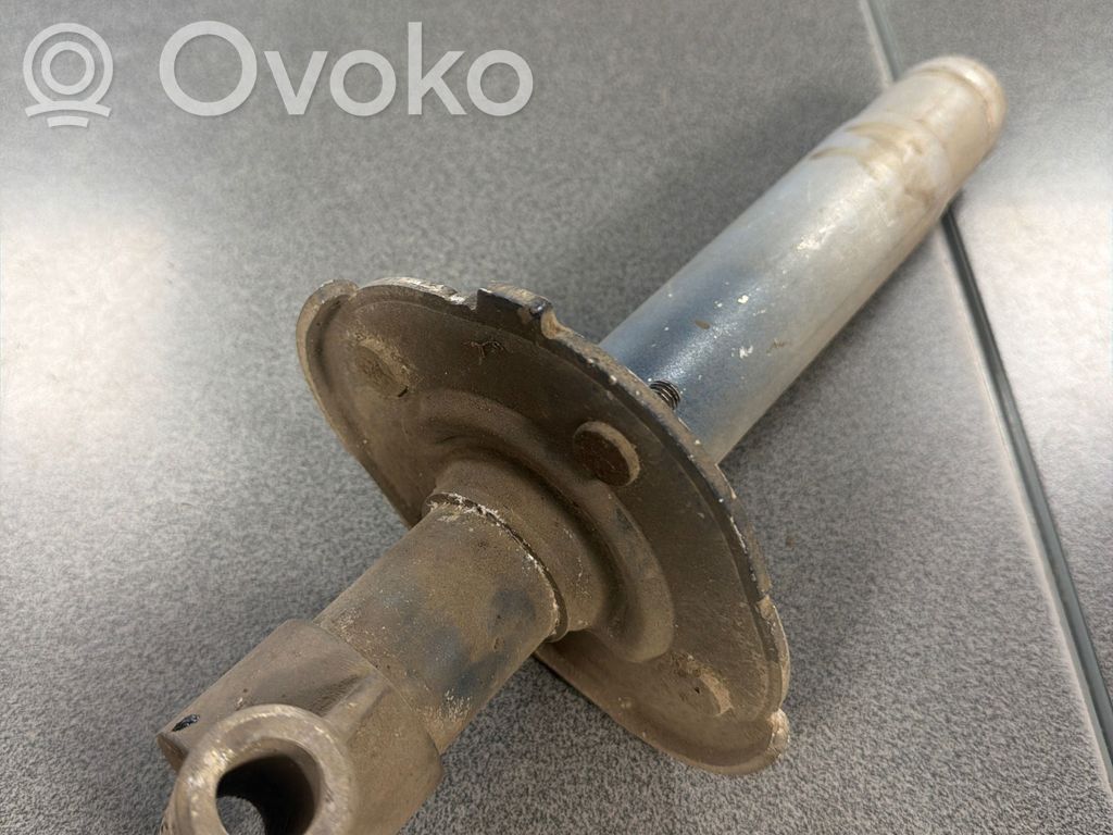 BMW 5 E39 Soporte de montaje del parachoques trasero 