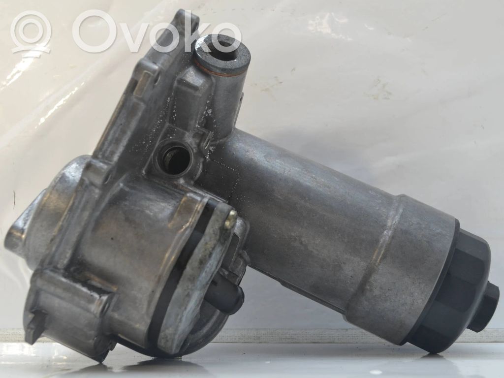 Audi A4 S4 B7 8E 8H Oil filter mounting bracket 