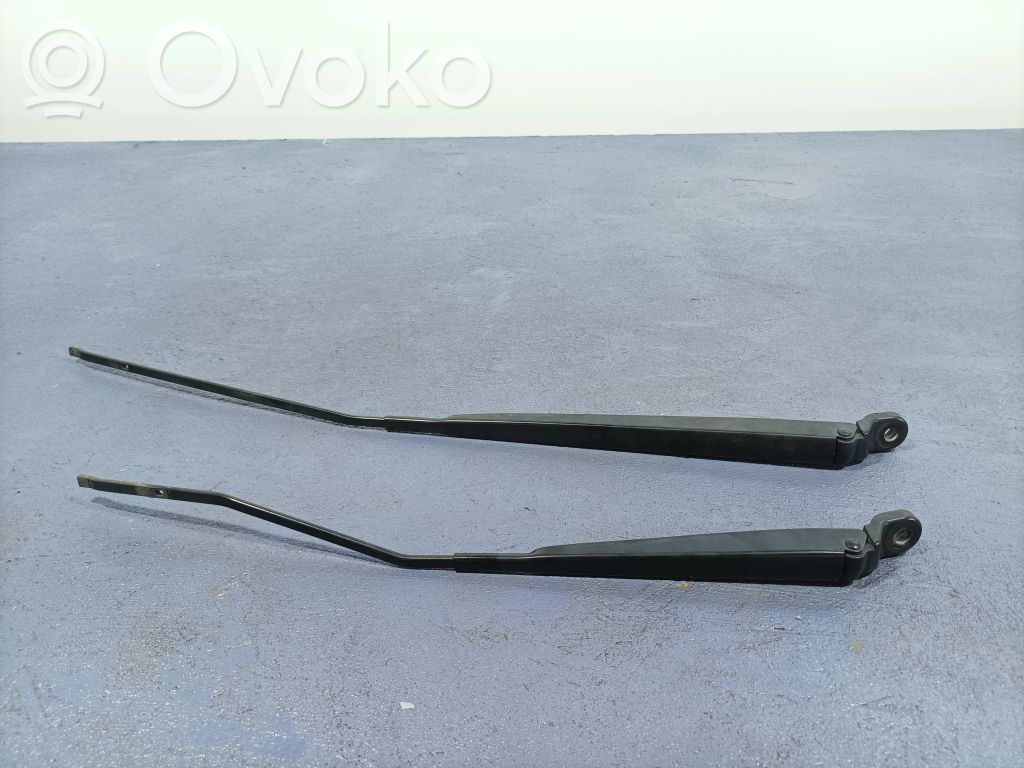 Peugeot 301 Ramię wycieraczki szyby przedniej / czołowej 