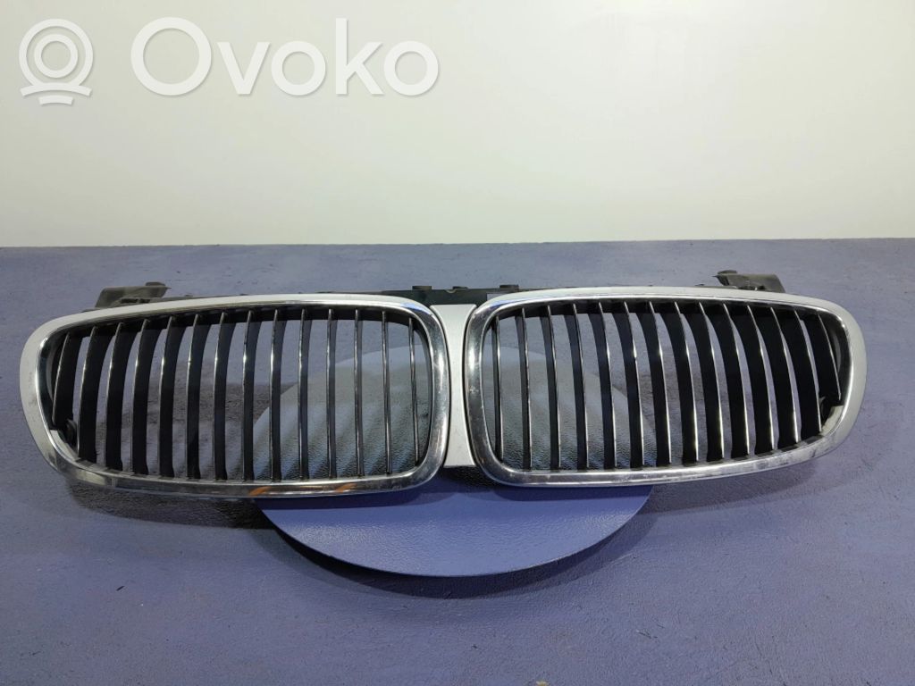 BMW 7 E65 E66 Priekšējais režģis 