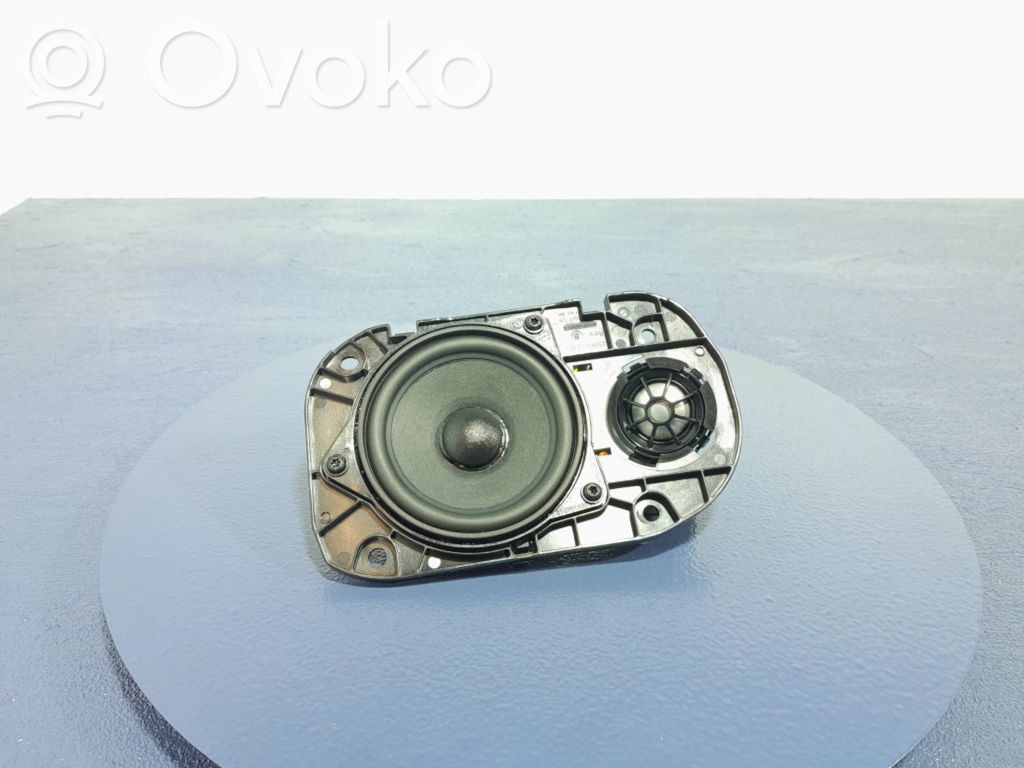 BMW 1 F40 Subwoofer 