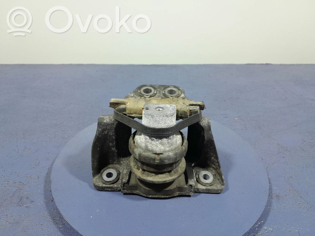 Volvo XC90 Engine mount vacuum valve 