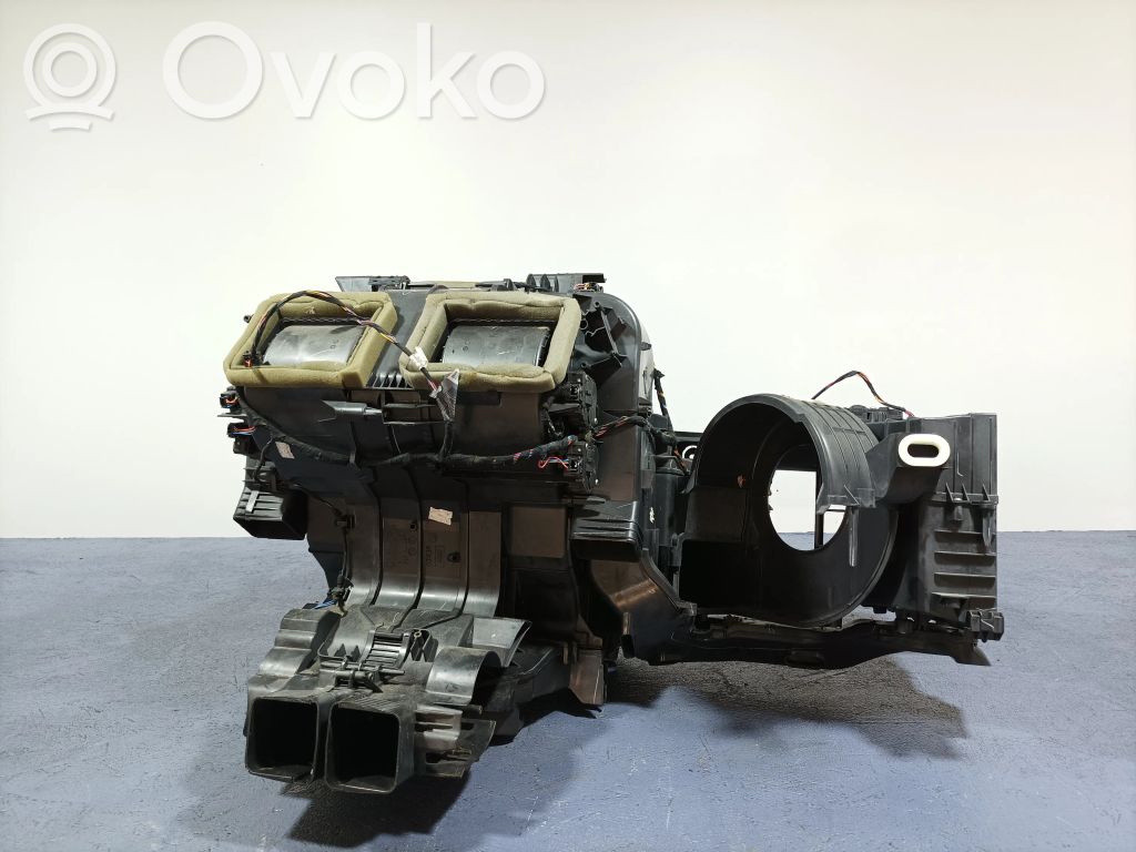 BMW X6 E71 Salono oro mazgo komplektas 