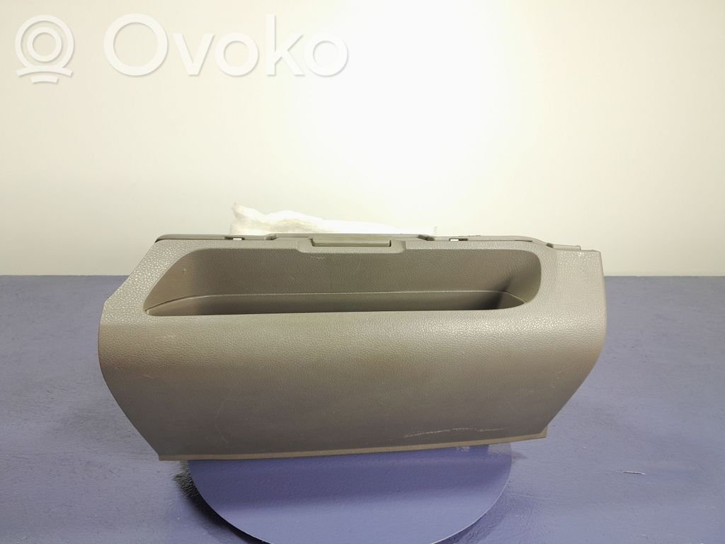 Glove box