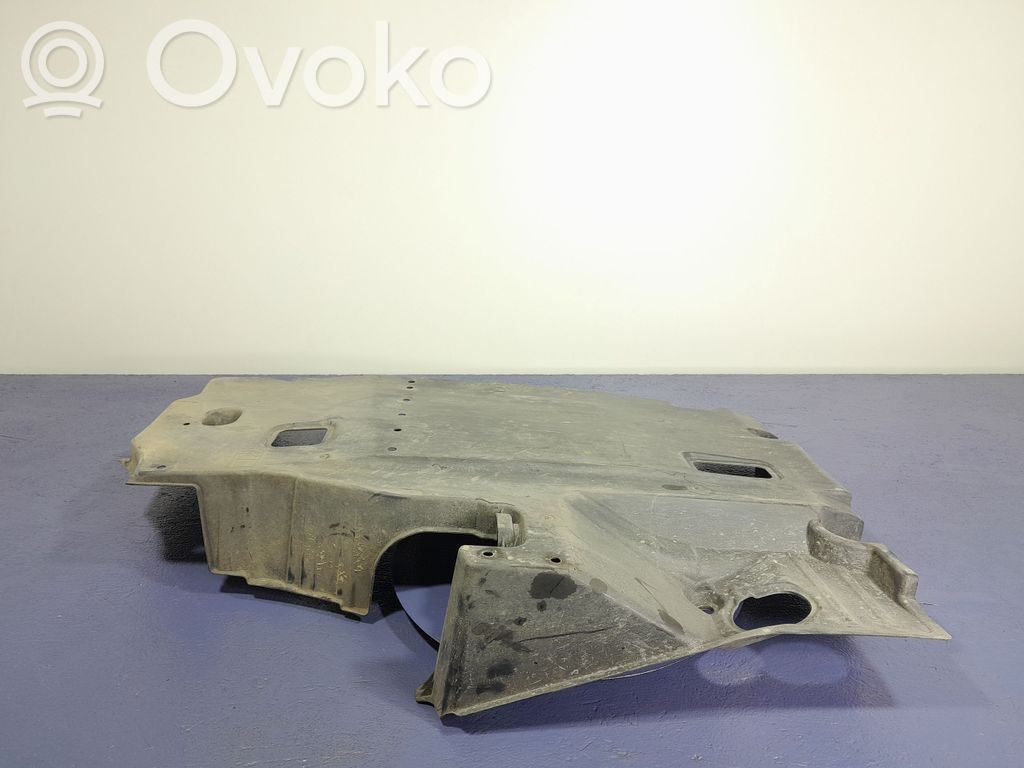 Toyota Corolla E10 Priekinės važiuoklės dugno apsauga 