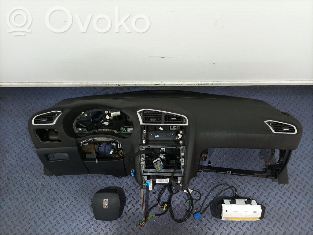 Armaturenbrett Cockpit