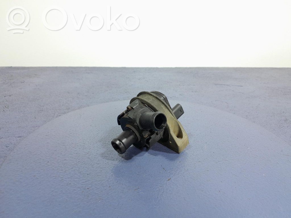 Skoda Rapid (NH) Pompe de circulation d'eau 