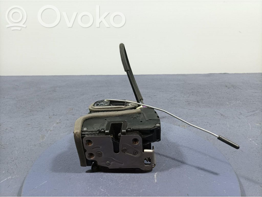 Opel Insignia A Zamek drzwi przednich 
