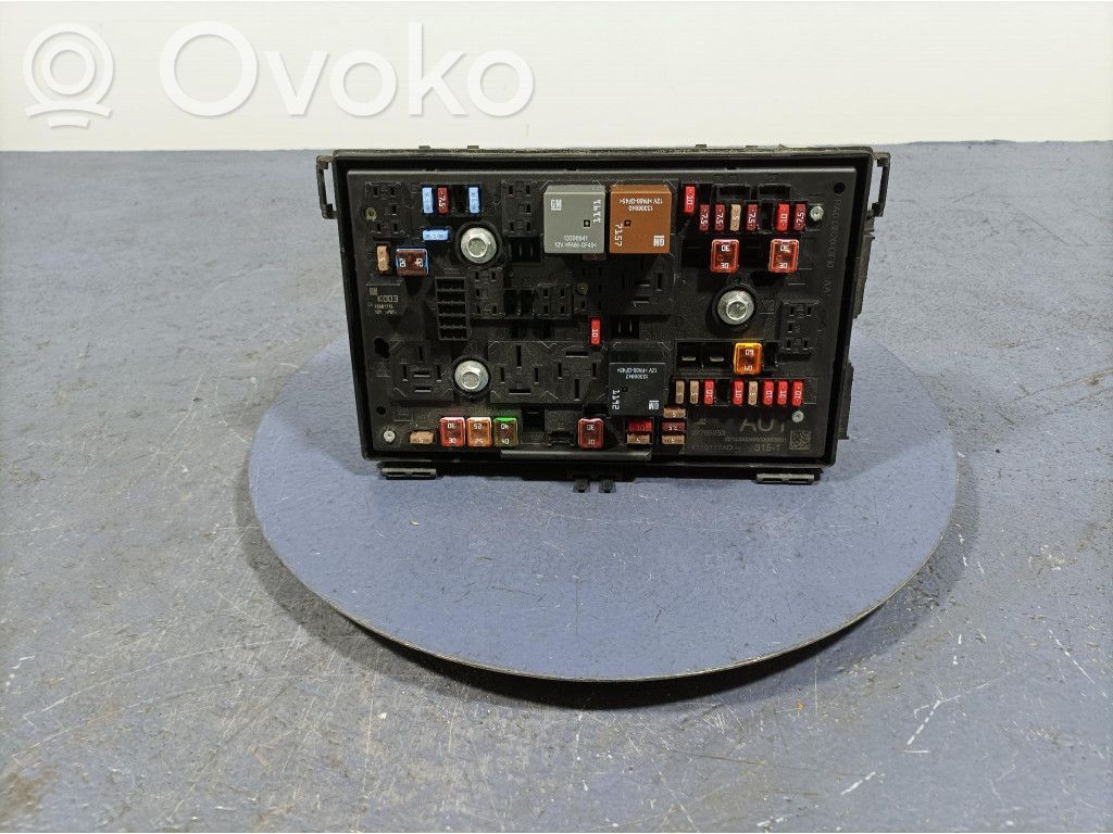 Opel Ampera Fuse box set 