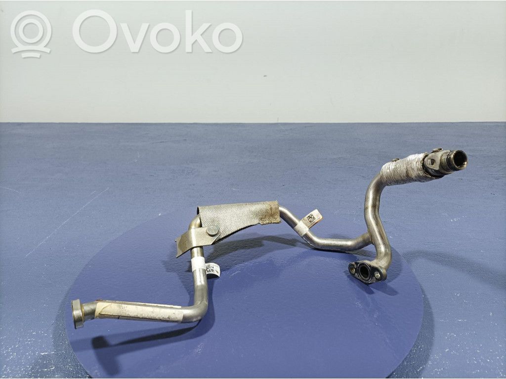 BMW X7 G07 Turboahtimen öljyletku